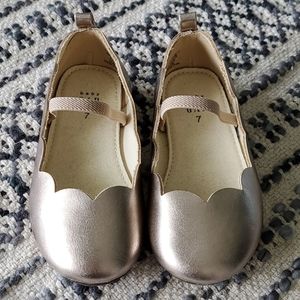 Gap dress shoes color is more bronze